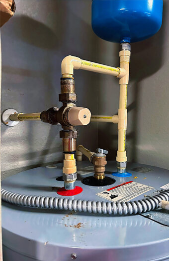 https://scarboroughhotwater.com.au/uploads/2025/06/gas-hot-water-system-35892.jpg