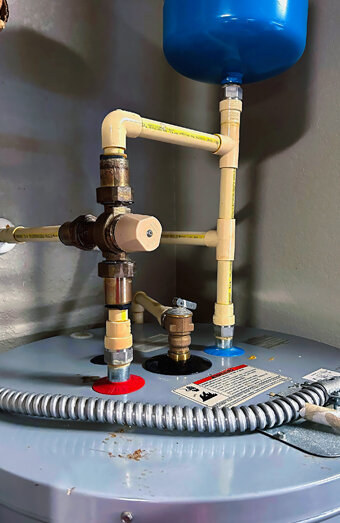 https://scarboroughhotwater.com.au/uploads/2025/06/gas-hot-water-system-63012.jpg