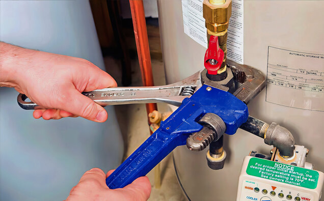 https://scarboroughhotwater.com.au/uploads/2025/06/hot-water-servicing-75260.jpg