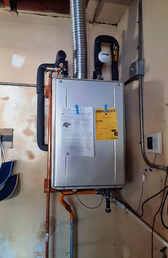 https://scarboroughhotwater.com.au/uploads/2025/06/instant-hot-water-systems-51476.jpg