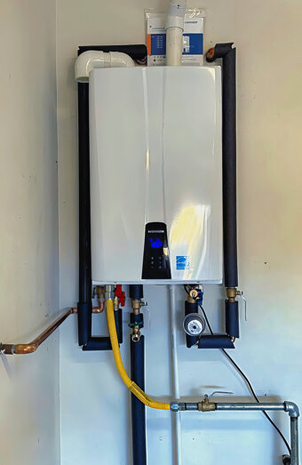 https://scarboroughhotwater.com.au/uploads/2025/06/thermostatic-water-systems-94011.jpg